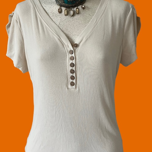 NWOT - HYFVE T-TOP BUTTON UP STYLISH SIZE L - Picture 2 of 8